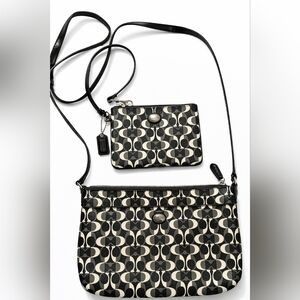 🖤 Coach Signature Crossbody + Wristlet Set 🖤